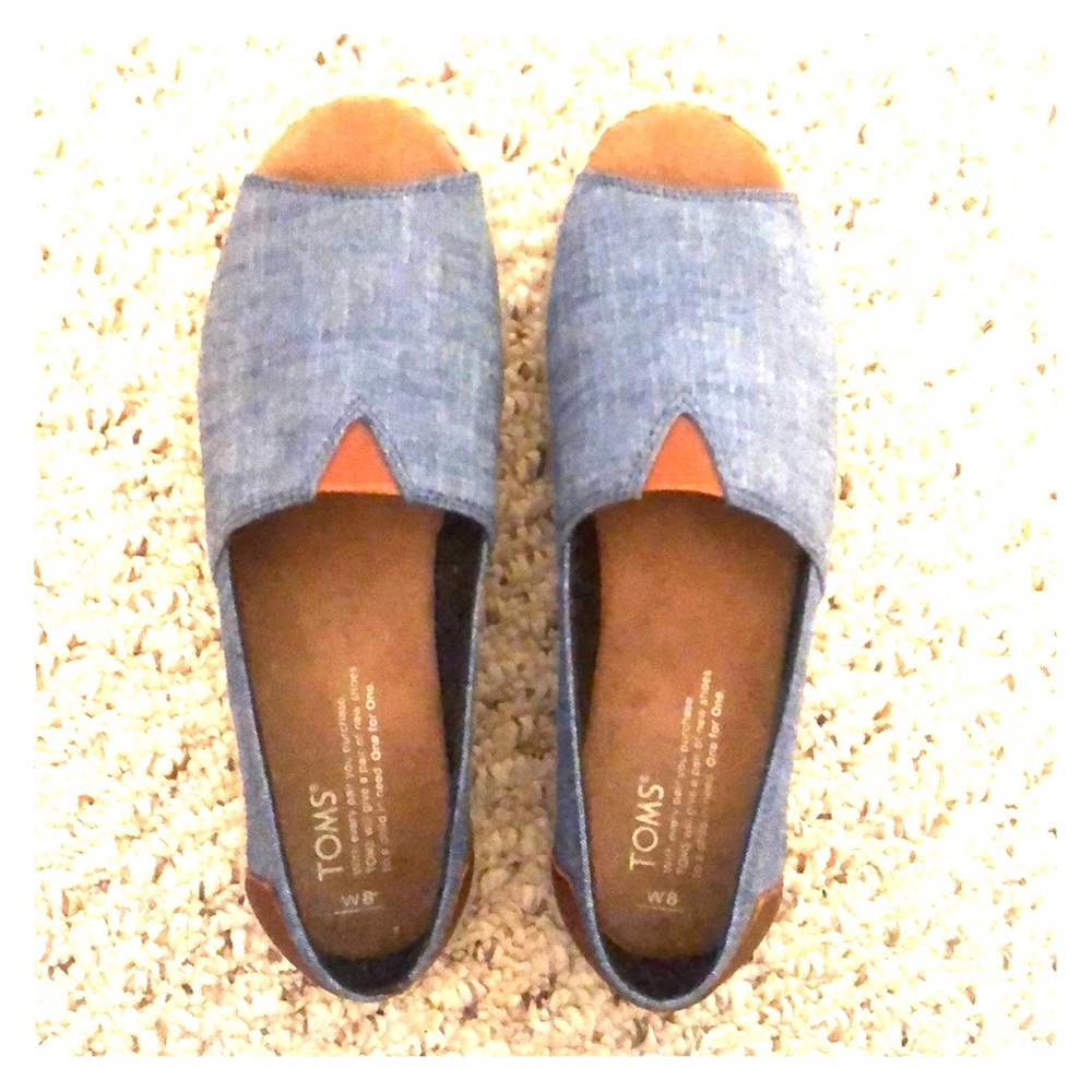 TOM’s Alpargatas Size 8